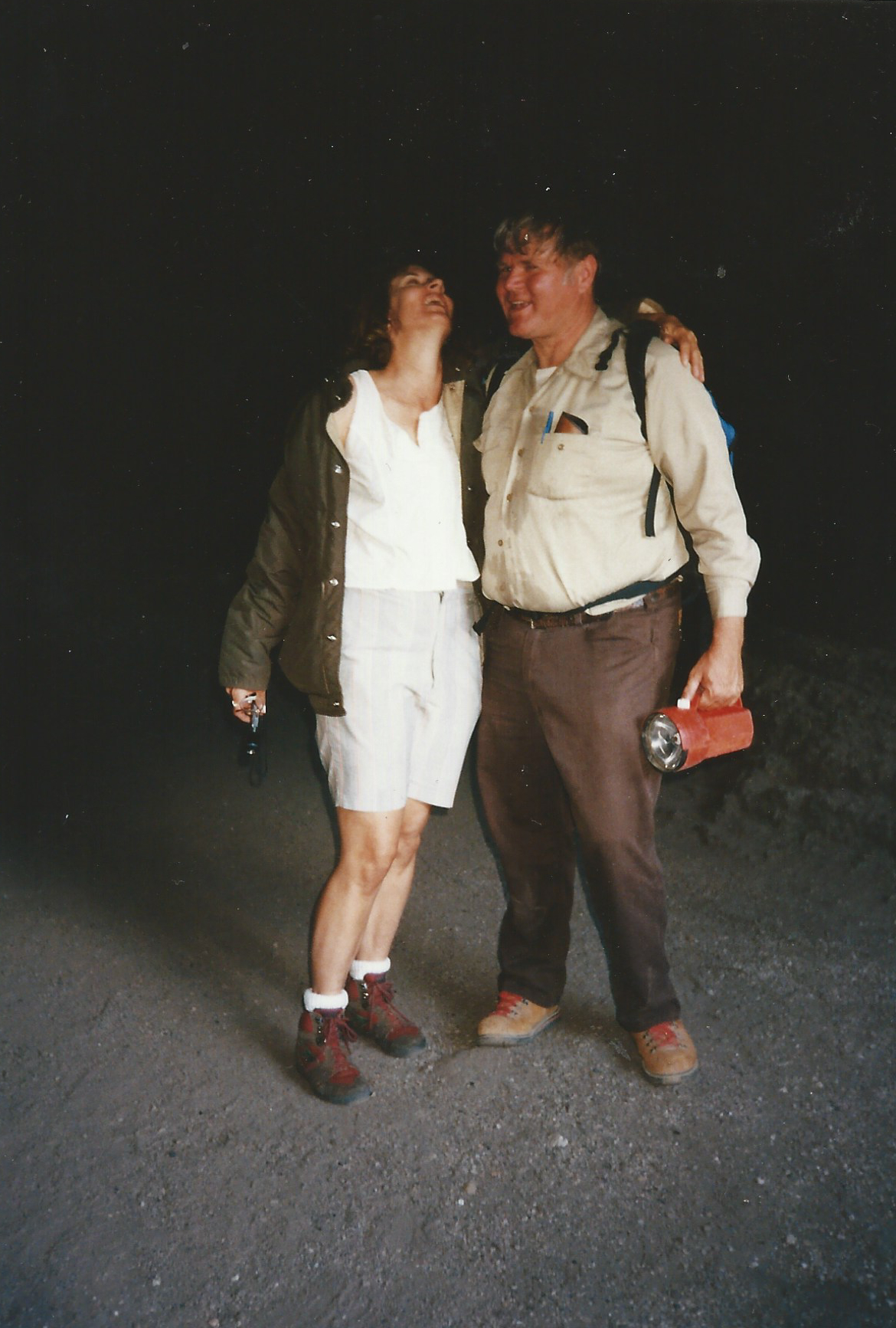 89YSV21OTZ.jpg