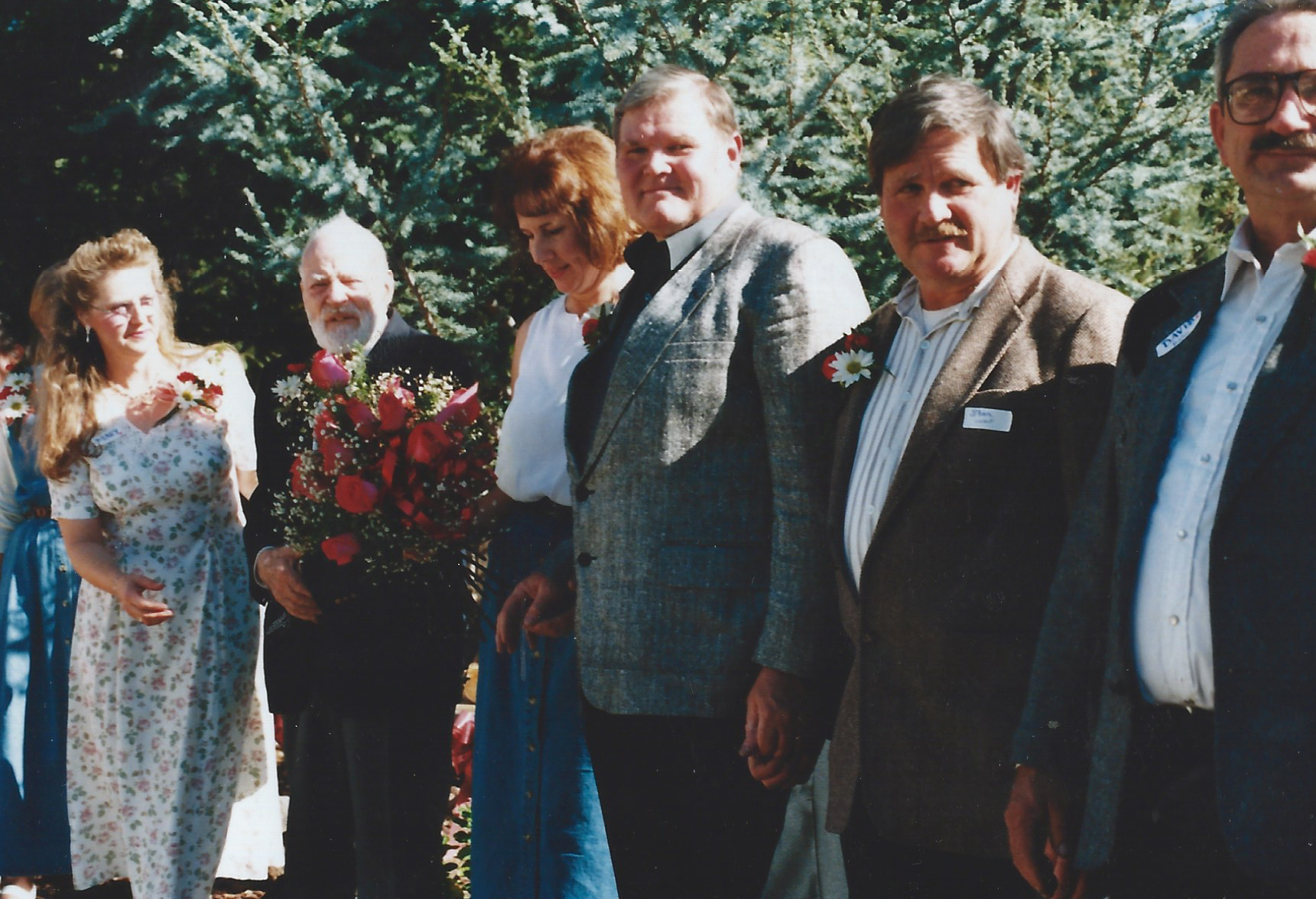 HKNQ2OIR83.jpg